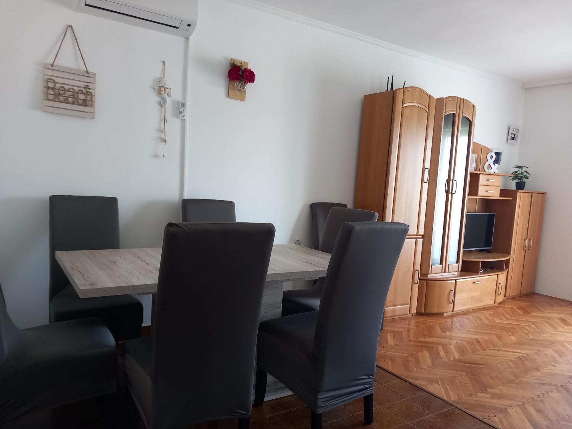 Apartments Mira Lopar Bilik gambar